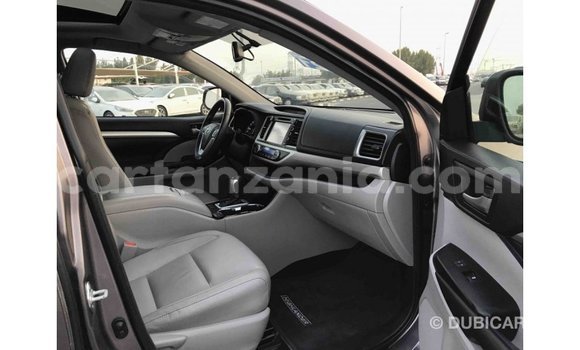 Nunua Imported Toyota Highlander Nyingine Gari ndani ya Import - Dubai nchini Arusha Nunua Imported Toyota Highlander Nyingine Gari ndani ya Import - Dubai nchini Arusha