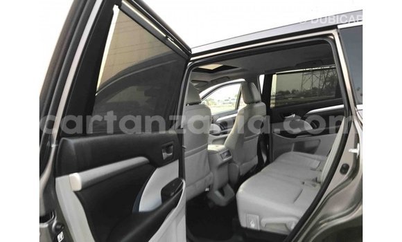 Nunua Imported Toyota Highlander Nyingine Gari ndani ya Import - Dubai nchini Arusha Nunua Imported Toyota Highlander Nyingine Gari ndani ya Import - Dubai nchini Arusha