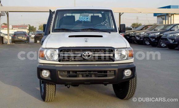 Nunua Imported Toyota Land Cruiser Beige Gari ndani ya Import - Dubai nchini Arusha Nunua Imported Toyota Land Cruiser Beige Gari ndani ya Import - Dubai nchini Arusha