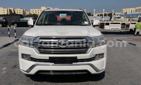Buy Import Toyota Land Cruiser White Car in Import - Dubai in Arusha Buy Import Toyota Land Cruiser White Car in Import - Dubai in Arusha