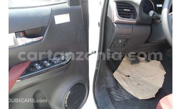 Buy Import Toyota Hilux White Car in Import - Dubai in Arusha Buy Import Toyota Hilux White Car in Import - Dubai in Arusha