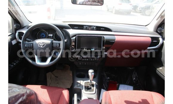 Buy Import Toyota Hilux White Car in Import - Dubai in Arusha Buy Import Toyota Hilux White Car in Import - Dubai in Arusha