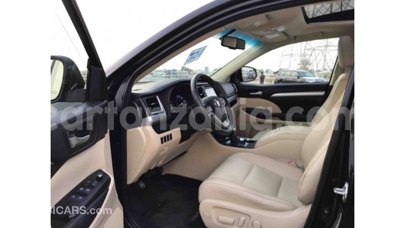 Big with watermark toyota highlander arusha import dubai 7269