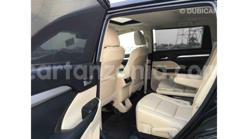 Big with watermark toyota highlander arusha import dubai 7269