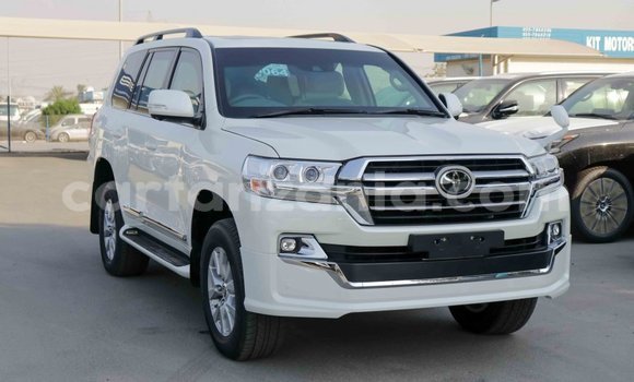 Buy Import Toyota Land Cruiser White Car in Import - Dubai in Arusha Buy Import Toyota Land Cruiser White Car in Import - Dubai in Arusha