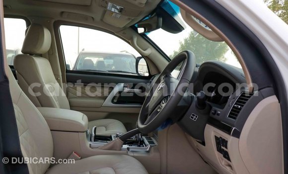 Buy Import Toyota Land Cruiser White Car in Import - Dubai in Arusha Buy Import Toyota Land Cruiser White Car in Import - Dubai in Arusha
