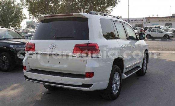 Buy Import Toyota Land Cruiser White Car in Import - Dubai in Arusha Buy Import Toyota Land Cruiser White Car in Import - Dubai in Arusha