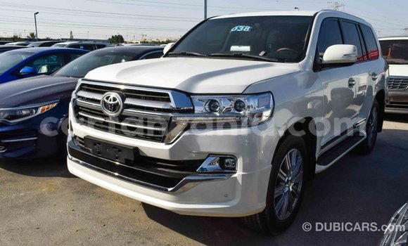 Buy Import Toyota Land Cruiser White Car in Import - Dubai in Arusha Buy Import Toyota Land Cruiser White Car in Import - Dubai in Arusha