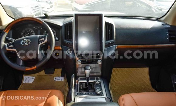 Buy Import Toyota Land Cruiser White Car in Import - Dubai in Arusha Buy Import Toyota Land Cruiser White Car in Import - Dubai in Arusha
