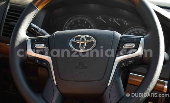 Buy Import Toyota Land Cruiser White Car in Import - Dubai in Arusha Buy Import Toyota Land Cruiser White Car in Import - Dubai in Arusha