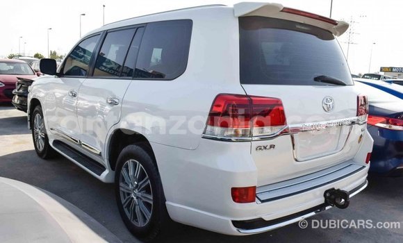 Buy Import Toyota Land Cruiser White Car in Import - Dubai in Arusha Buy Import Toyota Land Cruiser White Car in Import - Dubai in Arusha