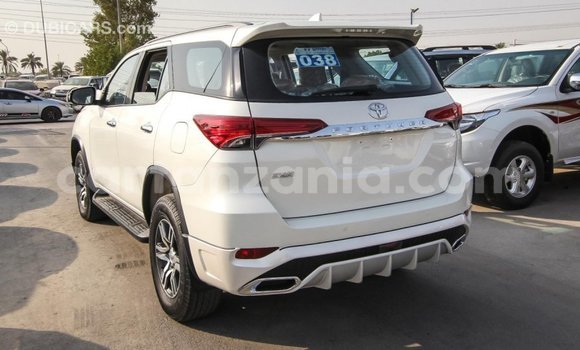 Buy Import Toyota Fortuner White Car in Import - Dubai in Arusha Buy Import Toyota Fortuner White Car in Import - Dubai in Arusha
