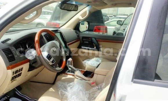 Buy Import Toyota Land Cruiser Other Car in Import - Dubai in Arusha Buy Import Toyota Land Cruiser Other Car in Import - Dubai in Arusha