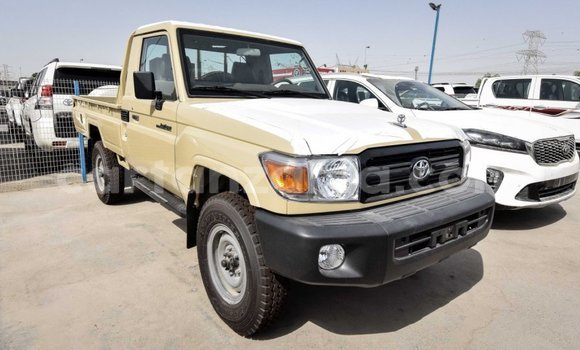 Buy Import Toyota Land Cruiser Beige Car in Import - Dubai in Arusha Buy Import Toyota Land Cruiser Beige Car in Import - Dubai in Arusha
