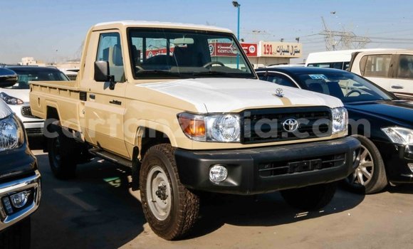 Buy Import Toyota Land Cruiser Beige Car in Import - Dubai in Arusha Buy Import Toyota Land Cruiser Beige Car in Import - Dubai in Arusha
