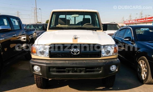Buy Import Toyota Land Cruiser Beige Car in Import - Dubai in Arusha Buy Import Toyota Land Cruiser Beige Car in Import - Dubai in Arusha
