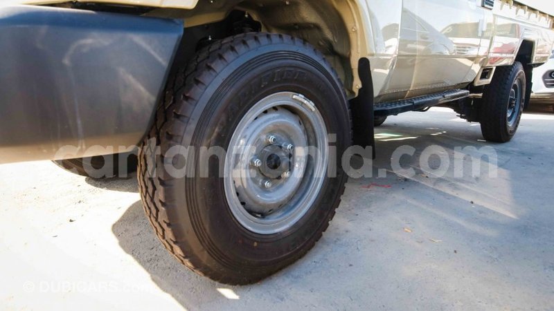 Big with watermark toyota land cruiser arusha import dubai 7304