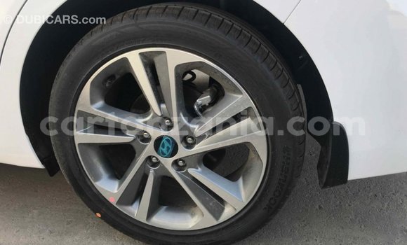 Nunua Imported Hyundai Elantra Nyeupe Gari ndani ya Import - Dubai nchini Arusha Nunua Imported Hyundai Elantra Nyeupe Gari ndani ya Import - Dubai nchini Arusha