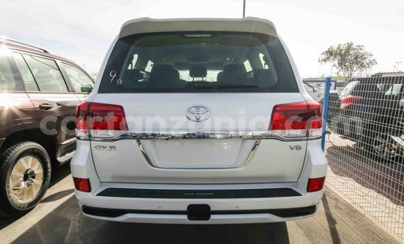Buy Import Toyota Land Cruiser White Car in Import - Dubai in Arusha Buy Import Toyota Land Cruiser White Car in Import - Dubai in Arusha