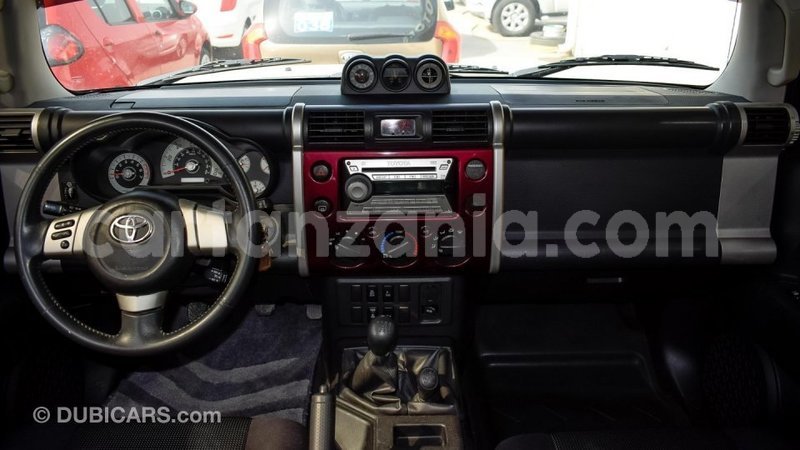 Big with watermark toyota fj cruiser arusha import dubai 7325