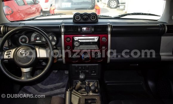 Buy Import Toyota FJ Cruiser Other Car in Import - Dubai in Arusha Buy Import Toyota FJ Cruiser Other Car in Import - Dubai in Arusha