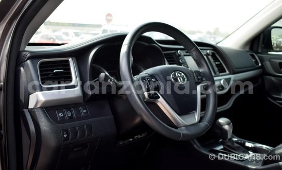Buy Import Toyota Highlander Other Car in Import - Dubai in Arusha Buy Import Toyota Highlander Other Car in Import - Dubai in Arusha