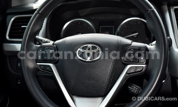 Buy Import Toyota Highlander Other Car in Import - Dubai in Arusha Buy Import Toyota Highlander Other Car in Import - Dubai in Arusha