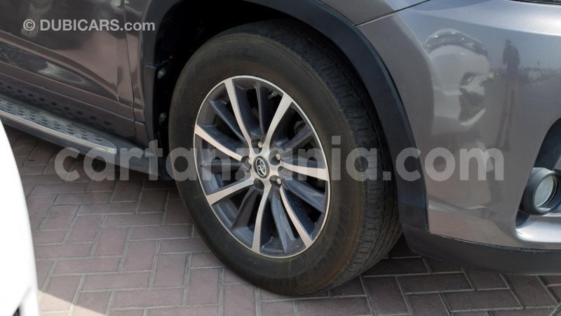 Big with watermark toyota highlander arusha import dubai 7330