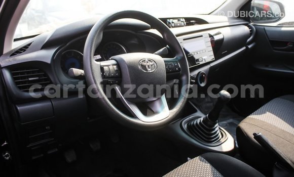 Nunua Imported Toyota Hilux Nyeusi Gari ndani ya Import - Dubai nchini Arusha Nunua Imported Toyota Hilux Nyeusi Gari ndani ya Import - Dubai nchini Arusha