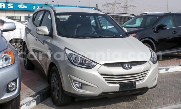 Buy Import Hyundai Tucson Beige Car in Import - Dubai in Arusha Buy Import Hyundai Tucson Beige Car in Import - Dubai in Arusha