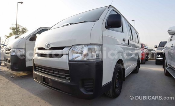 Nunua Imported Toyota Hiace Nyeupe Gari ndani ya Import - Dubai nchini Arusha Nunua Imported Toyota Hiace Nyeupe Gari ndani ya Import - Dubai nchini Arusha