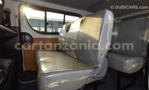 Nunua Imported Toyota Hiace Nyeupe Gari ndani ya Import - Dubai nchini Arusha Nunua Imported Toyota Hiace Nyeupe Gari ndani ya Import - Dubai nchini Arusha