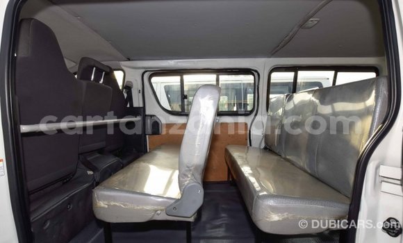 Nunua Imported Toyota Hiace Nyeupe Gari ndani ya Import - Dubai nchini Arusha Nunua Imported Toyota Hiace Nyeupe Gari ndani ya Import - Dubai nchini Arusha