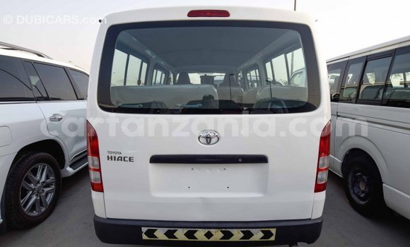 Nunua Imported Toyota Hiace Nyeupe Gari ndani ya Import - Dubai nchini Arusha Nunua Imported Toyota Hiace Nyeupe Gari ndani ya Import - Dubai nchini Arusha