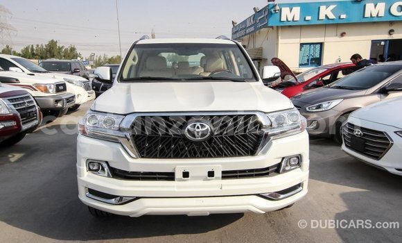 Buy Import Toyota Land Cruiser White Car in Import - Dubai in Arusha Buy Import Toyota Land Cruiser White Car in Import - Dubai in Arusha