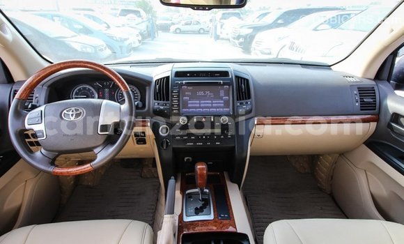 Buy Import Toyota Land Cruiser White Car in Import - Dubai in Arusha Buy Import Toyota Land Cruiser White Car in Import - Dubai in Arusha