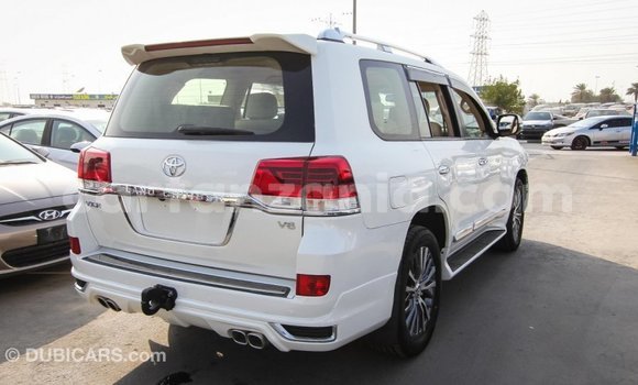 Buy Import Toyota Land Cruiser White Car in Import - Dubai in Arusha Buy Import Toyota Land Cruiser White Car in Import - Dubai in Arusha