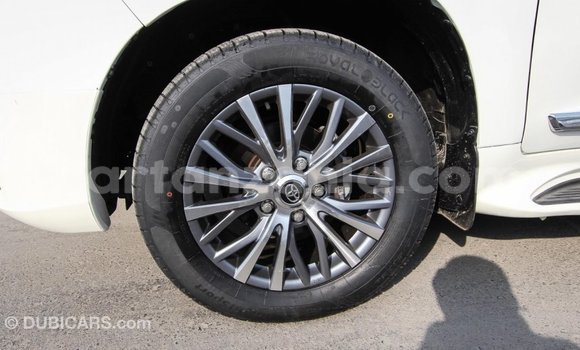 Buy Import Toyota Land Cruiser White Car in Import - Dubai in Arusha Buy Import Toyota Land Cruiser White Car in Import - Dubai in Arusha