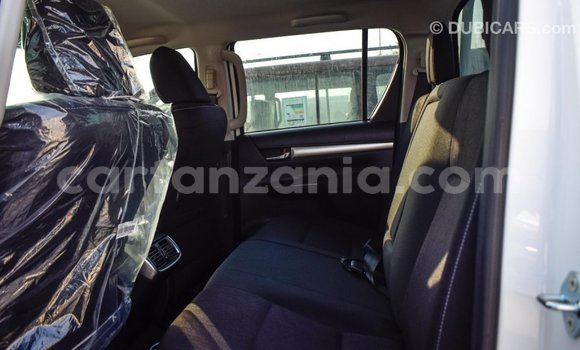 Buy Import Toyota Hilux White Car in Import - Dubai in Arusha Buy Import Toyota Hilux White Car in Import - Dubai in Arusha