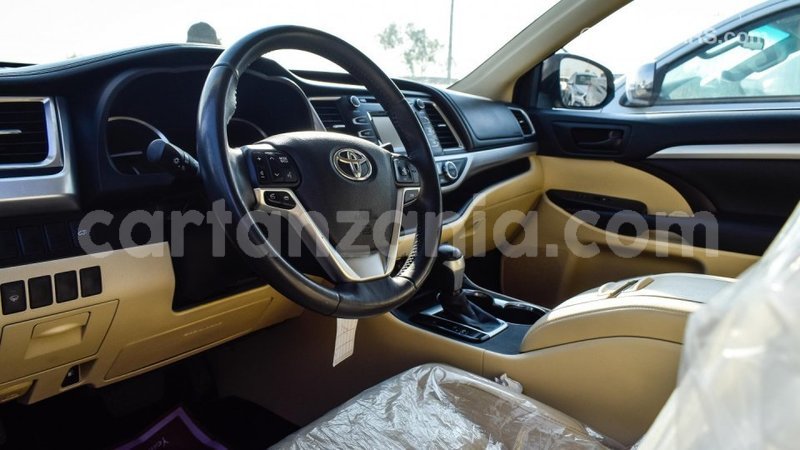 Big with watermark toyota highlander arusha import dubai 7349