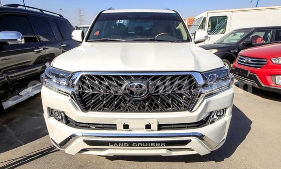 Buy Import Toyota Land Cruiser White Car in Import - Dubai in Arusha Buy Import Toyota Land Cruiser White Car in Import - Dubai in Arusha