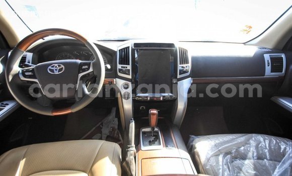 Buy Import Toyota Land Cruiser White Car in Import - Dubai in Arusha Buy Import Toyota Land Cruiser White Car in Import - Dubai in Arusha