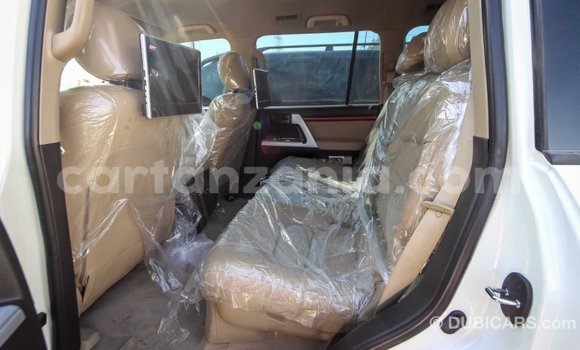Buy Import Toyota Land Cruiser White Car in Import - Dubai in Arusha Buy Import Toyota Land Cruiser White Car in Import - Dubai in Arusha