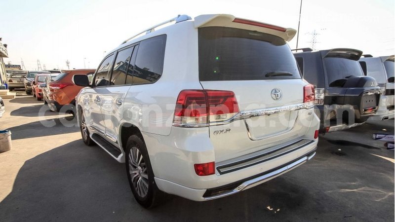 Big with watermark toyota land cruiser arusha import dubai 7351
