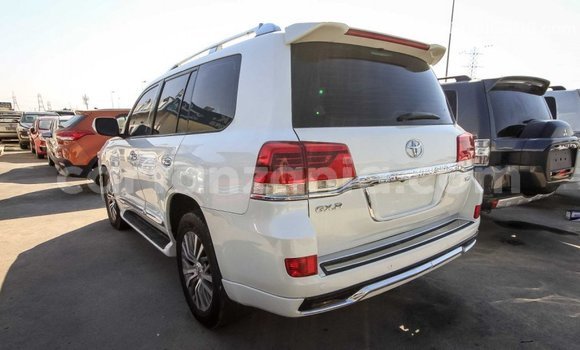 Buy Import Toyota Land Cruiser White Car in Import - Dubai in Arusha Buy Import Toyota Land Cruiser White Car in Import - Dubai in Arusha