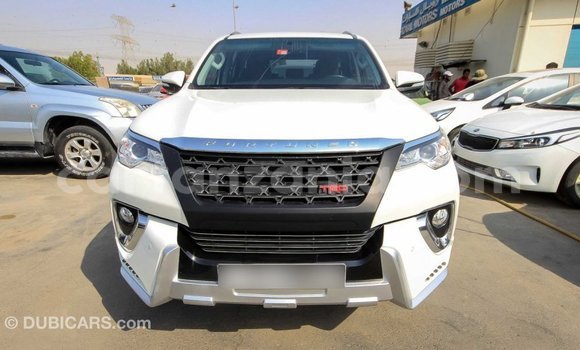 Nunua Imported Toyota Fortuner Nyeupe Gari ndani ya Import - Dubai nchini Arusha Nunua Imported Toyota Fortuner Nyeupe Gari ndani ya Import - Dubai nchini Arusha