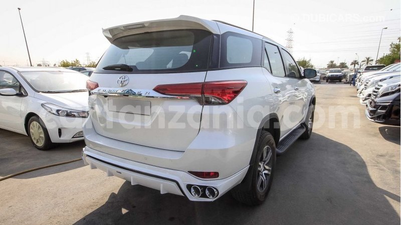 Big with watermark toyota fortuner arusha import dubai 7354