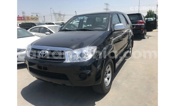 Nunua Imported Toyota Fortuner Nyeusi Gari ndani ya Import - Dubai nchini Arusha Nunua Imported Toyota Fortuner Nyeusi Gari ndani ya Import - Dubai nchini Arusha