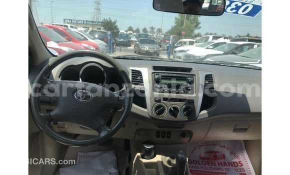 Nunua Imported Toyota Fortuner Nyeusi Gari ndani ya Import - Dubai nchini Arusha Nunua Imported Toyota Fortuner Nyeusi Gari ndani ya Import - Dubai nchini Arusha