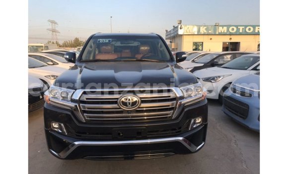 Nunua Imported Toyota Land Cruiser Nyeusi Gari ndani ya Import - Dubai nchini Arusha Nunua Imported Toyota Land Cruiser Nyeusi Gari ndani ya Import - Dubai nchini Arusha